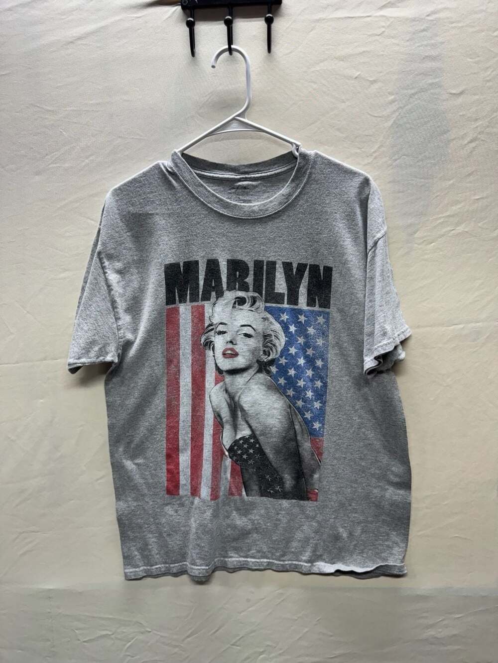 Marilyn Monroe T-Shirt Size L Gray American Flag Graphic